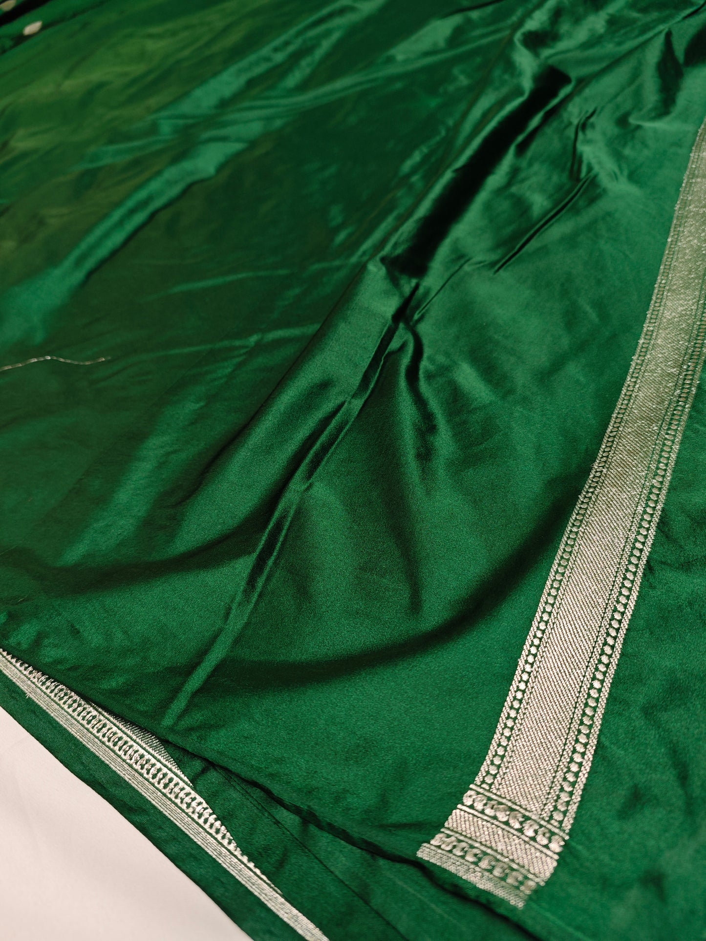 Scallop Border Bottle Green Mashru Katan MS-14