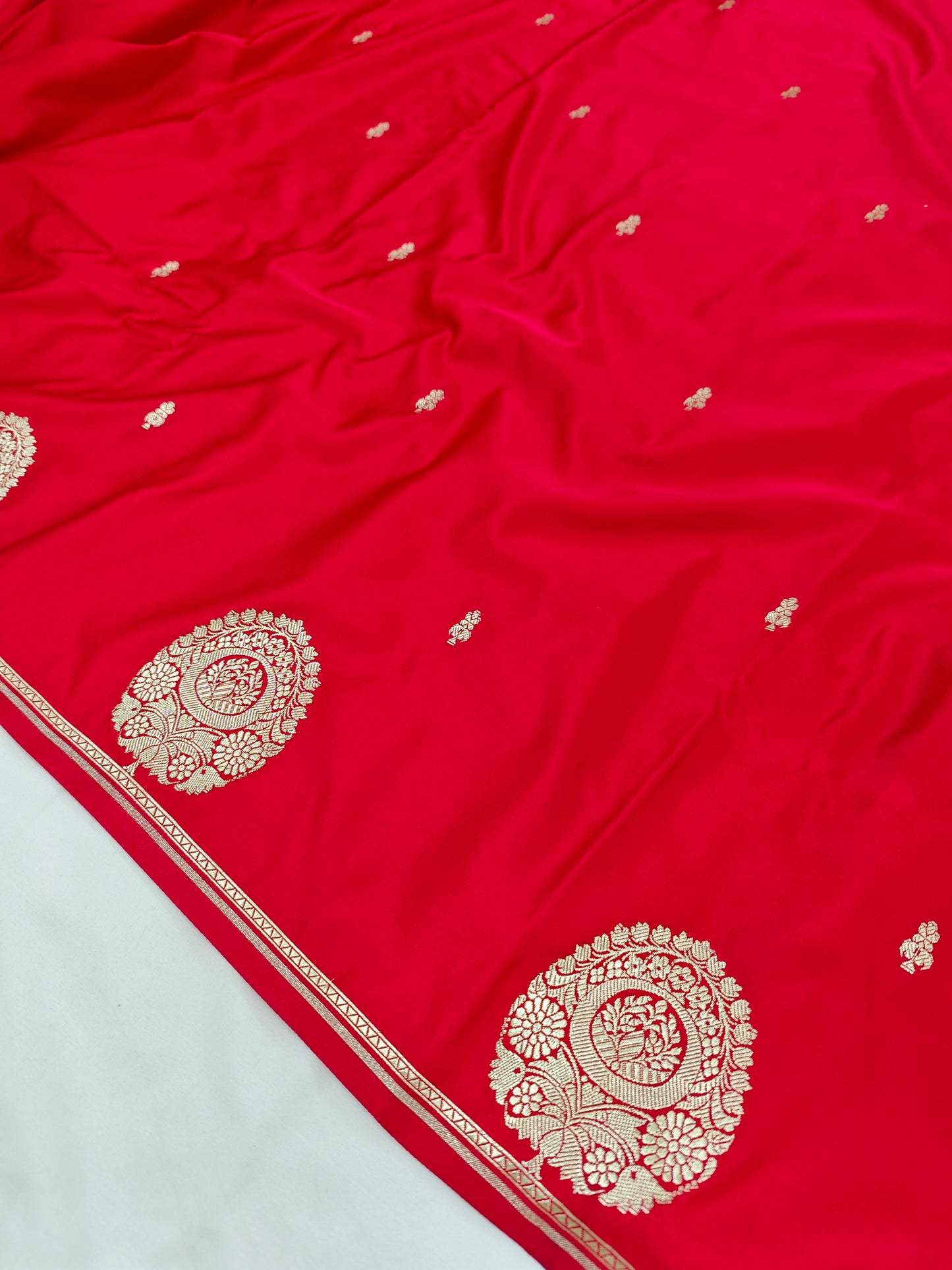 Minimalistic Open Boota Border Mashru Katan MS-15
