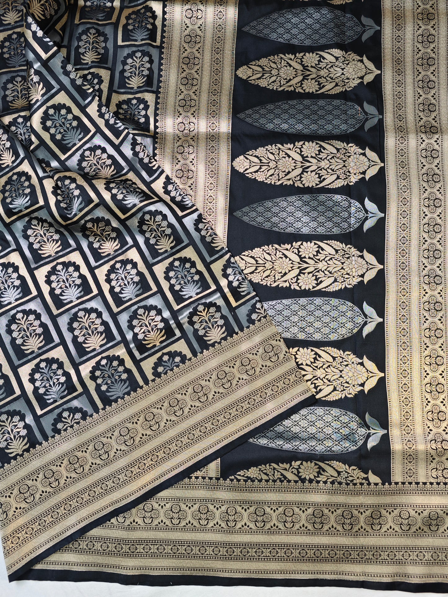 Black Sona Rupa Mughal Semi Katan SK-6