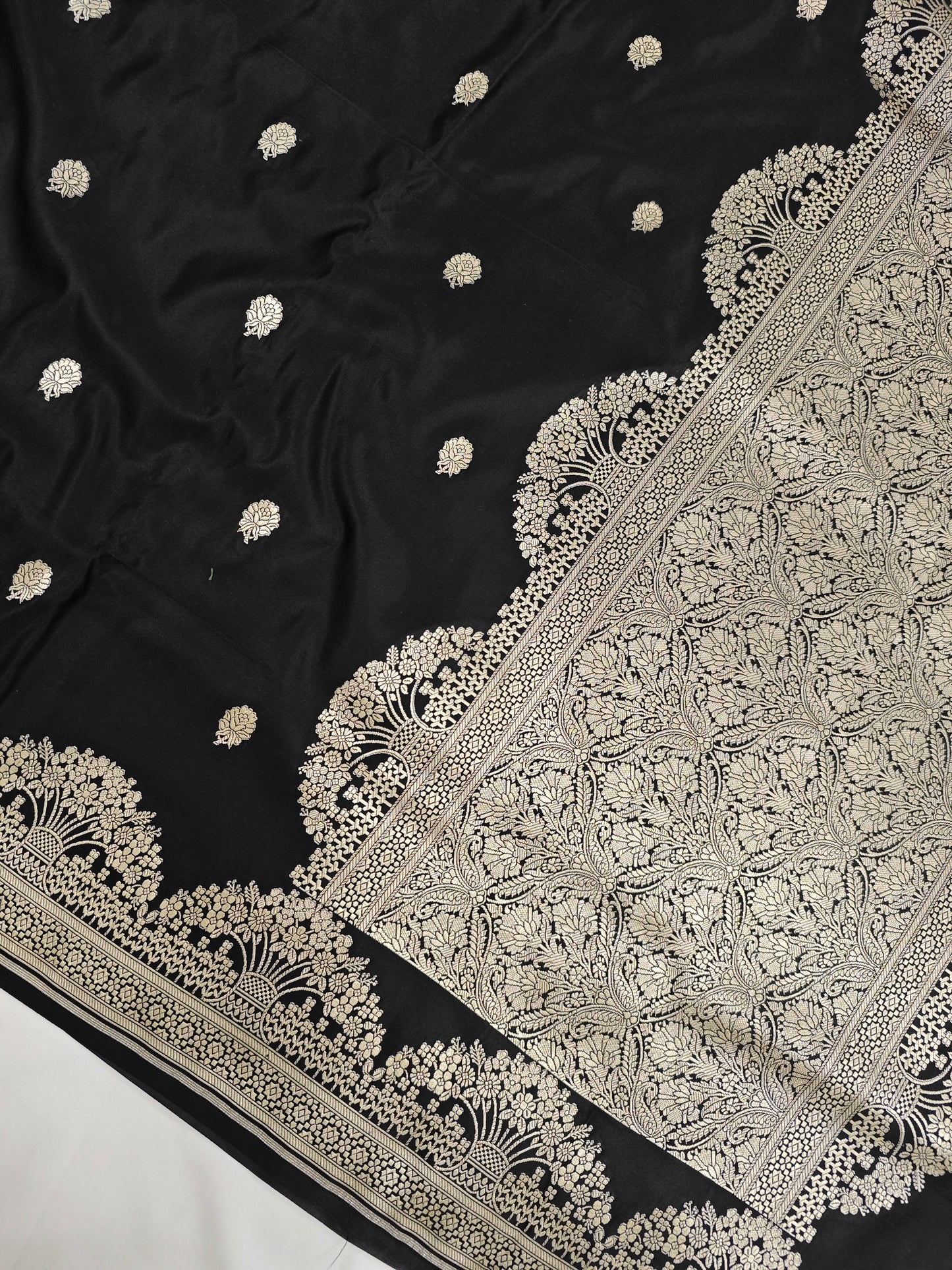 Black Open Tree Border Mashru Katan MS-4