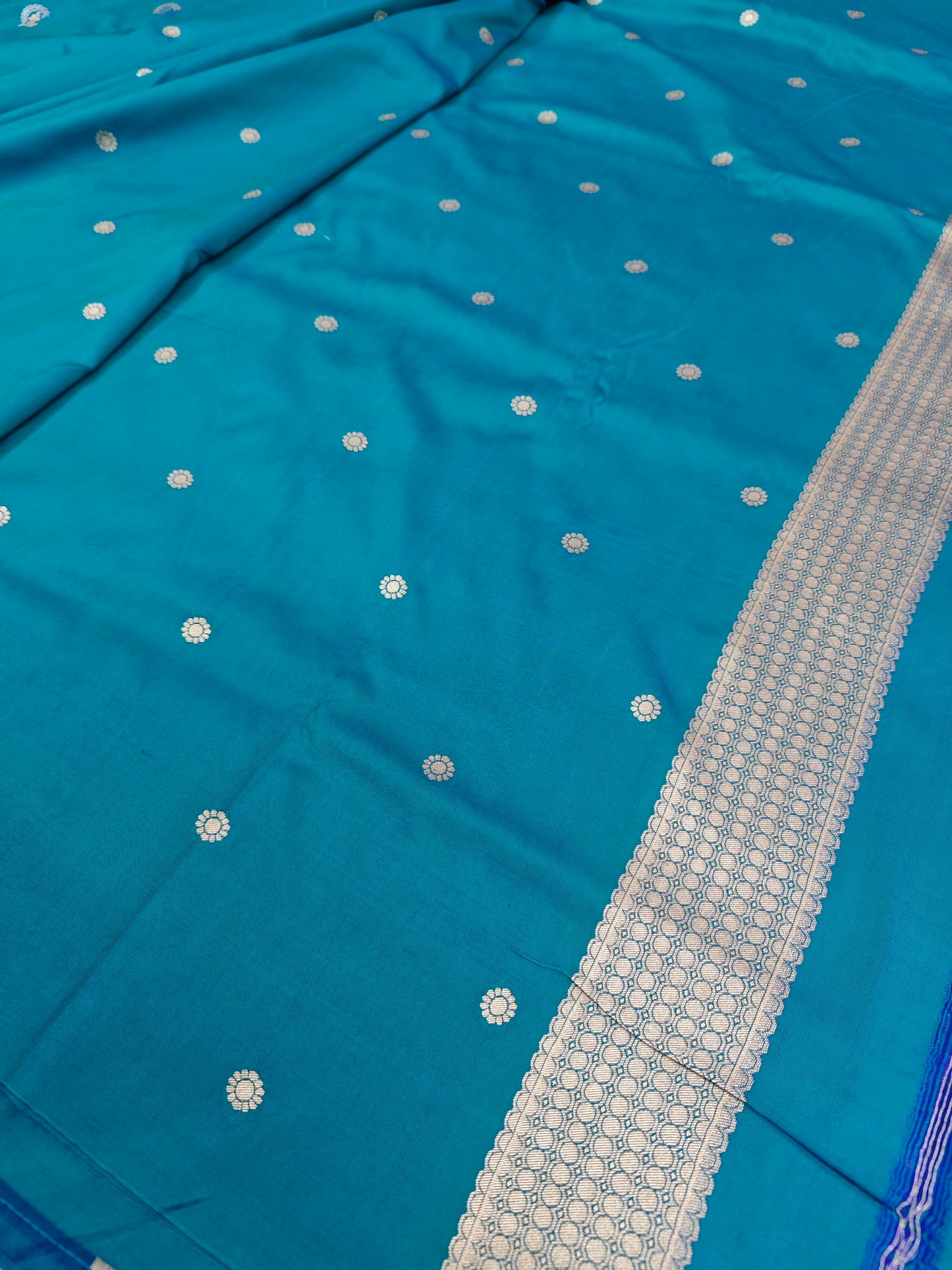 Open border Semi katan