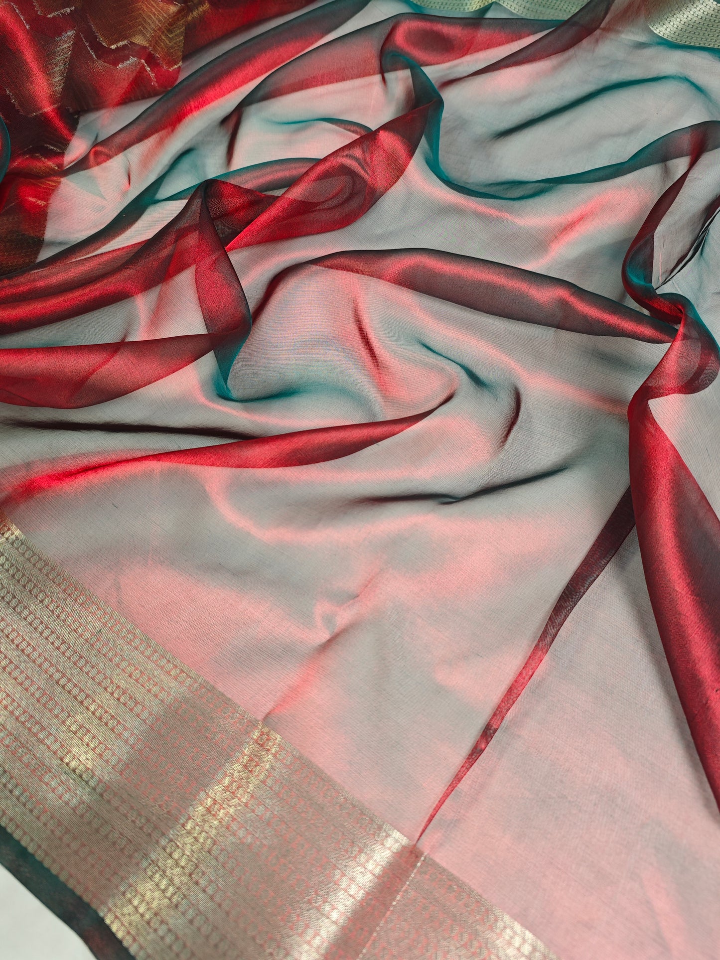 Dual tone pure tissue silk saree with zigzag pattern PT4