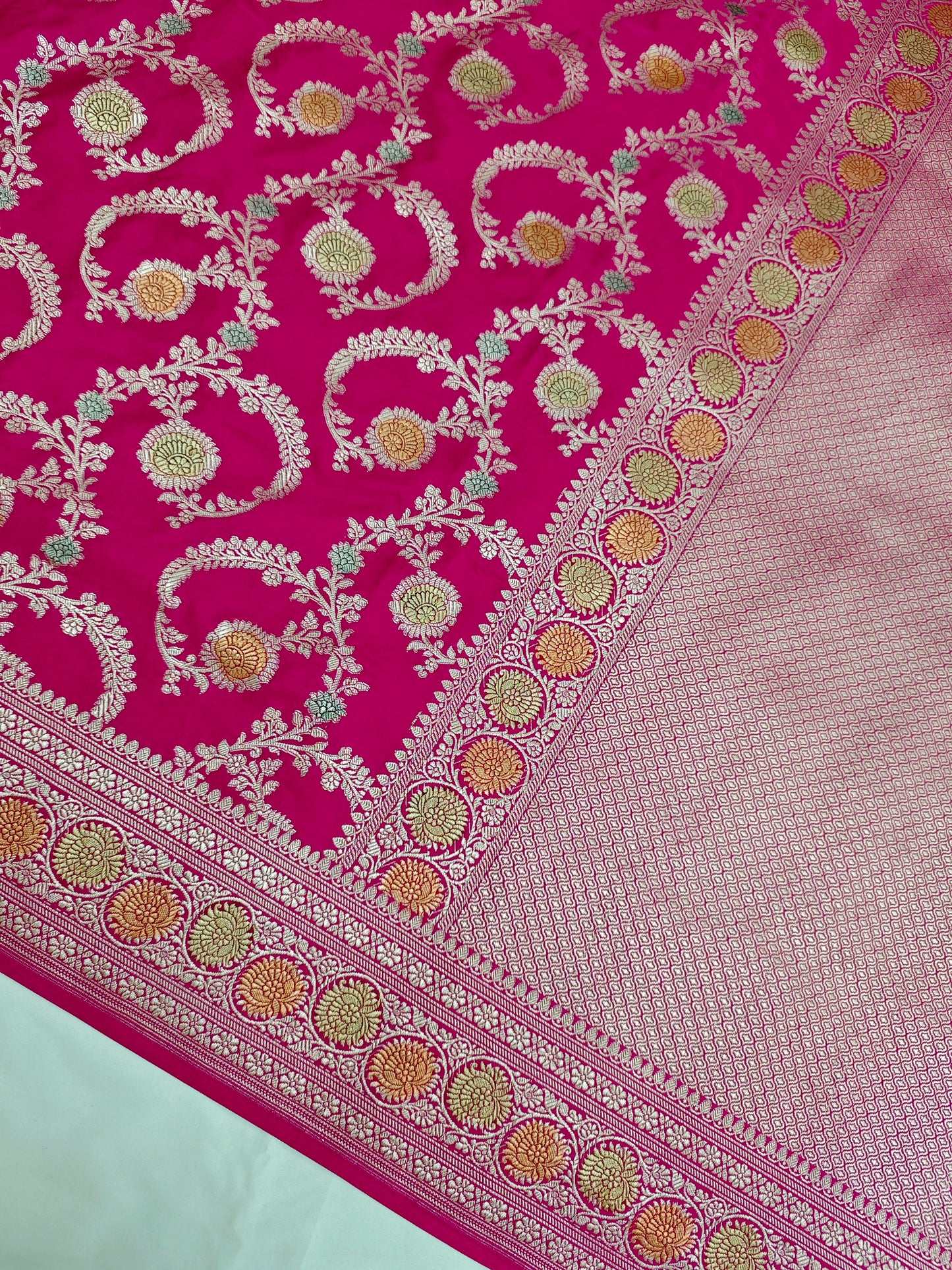 Rani Rangkaat Mashru Katan Jaal MS16